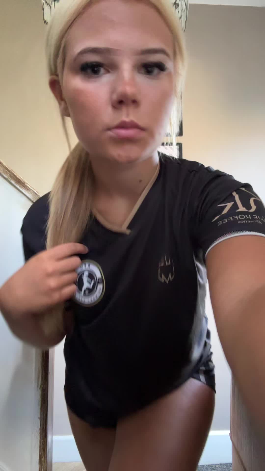 @laceylivex1
