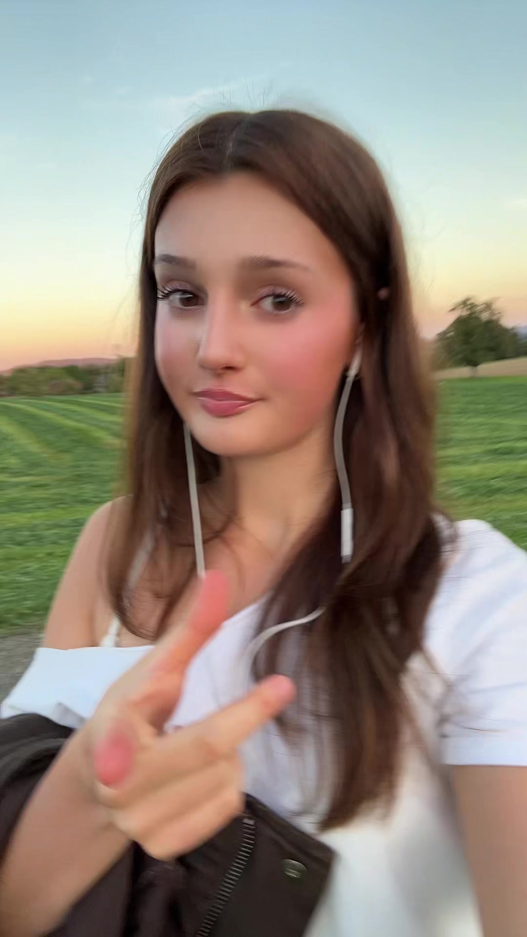 @𝑁𝑦𝑙𝑒𝑎