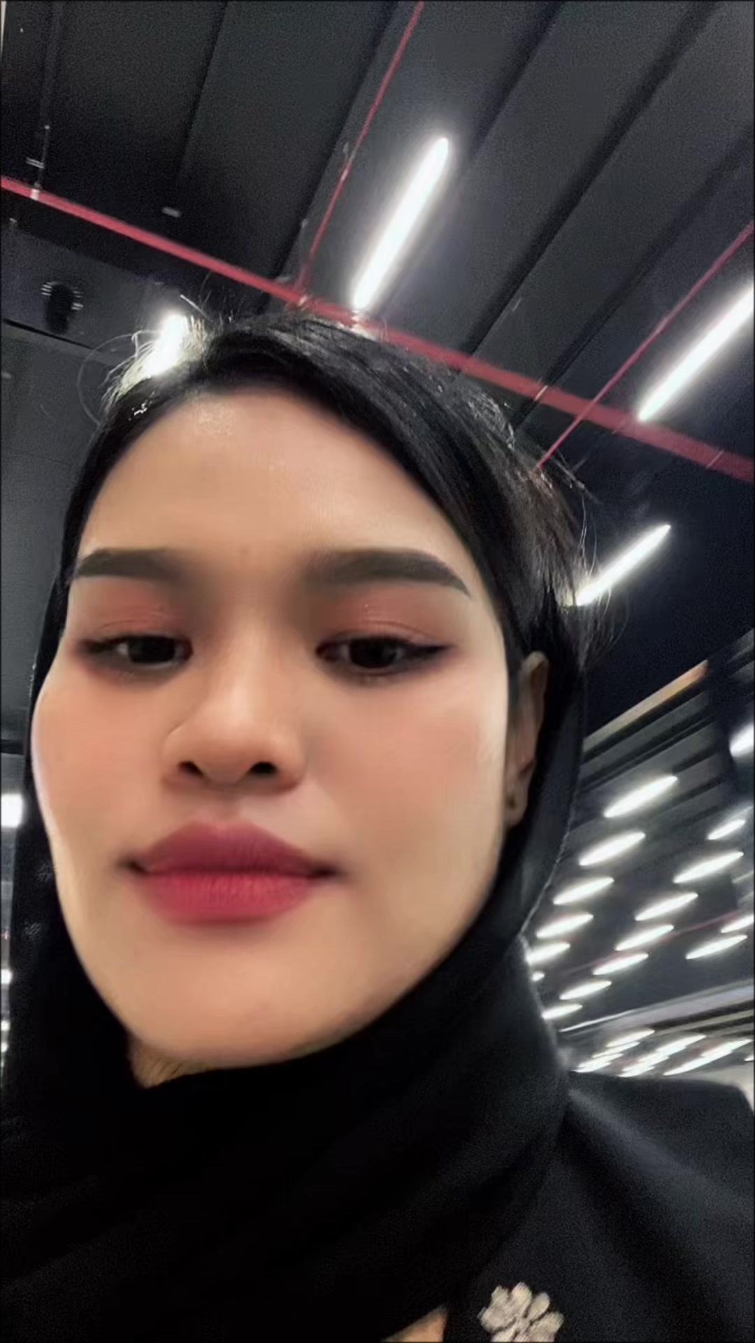 @Desi Savitri 🦢