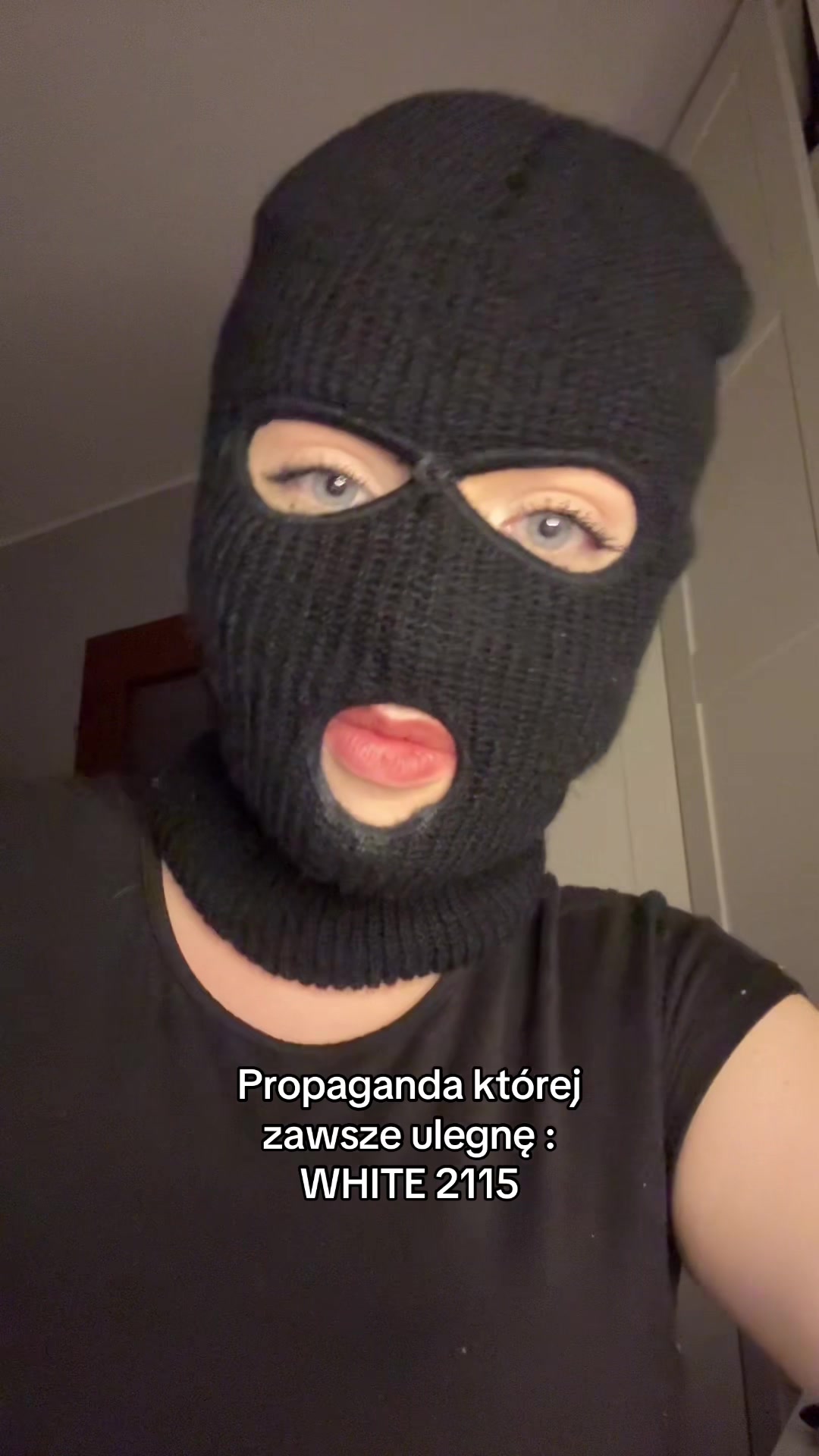 @🖤