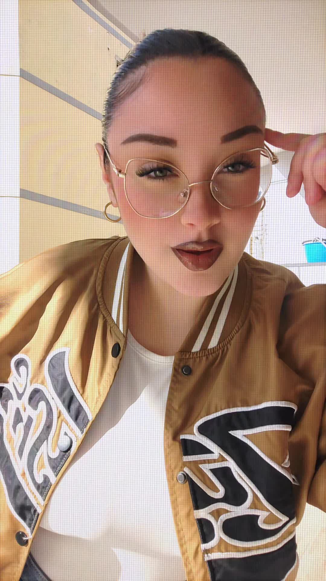 @Valeriaaa