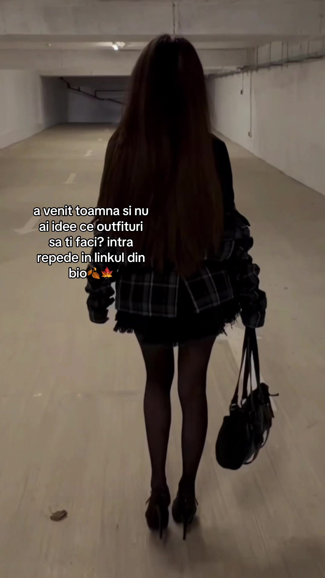 @𝒱