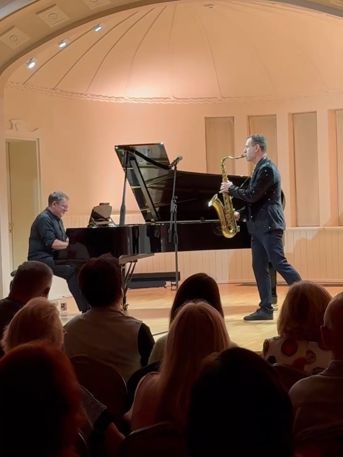 @Juozas Kuraitis Saxophonist
