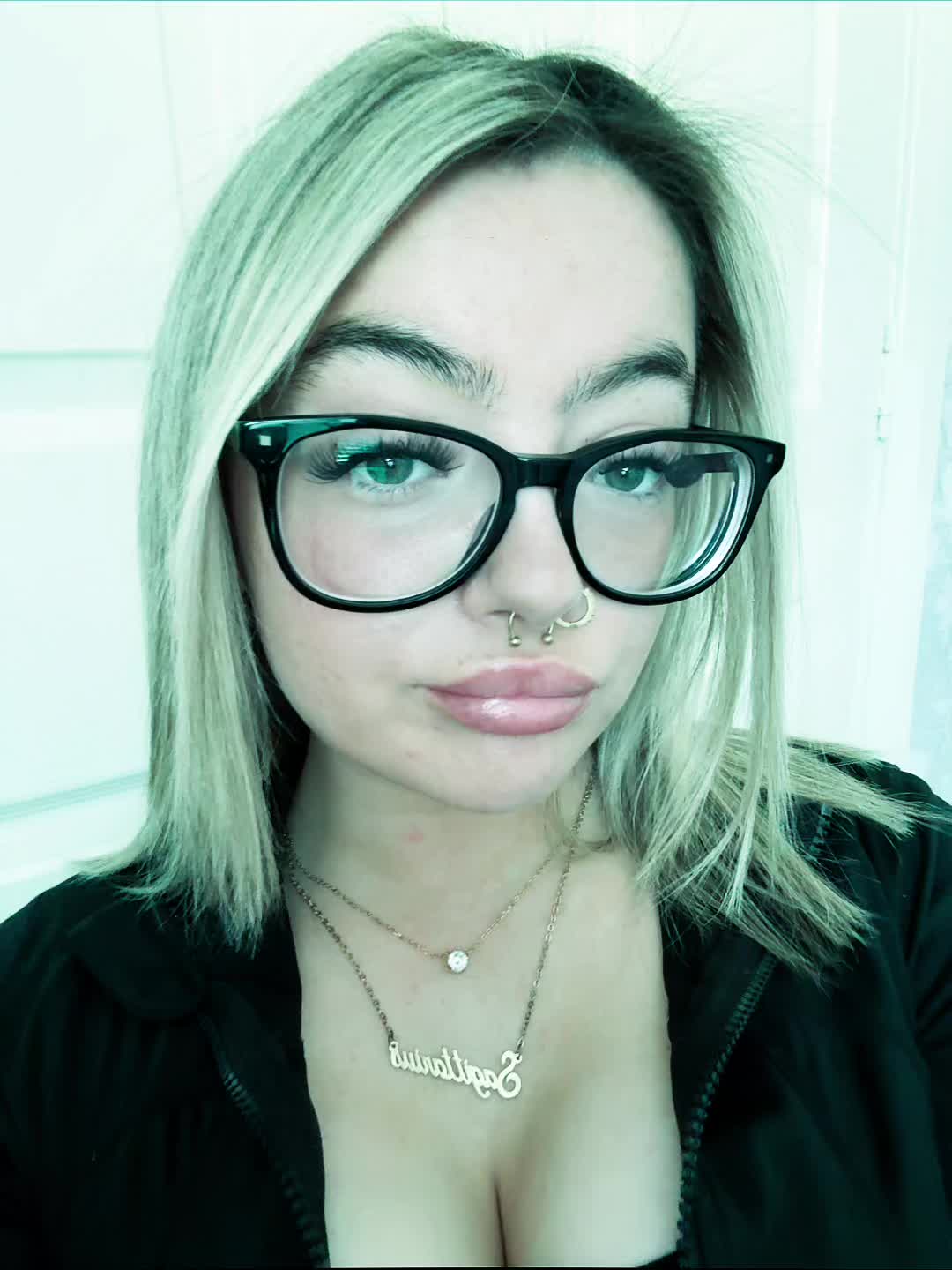 @btchesbrokenblondie 🩵