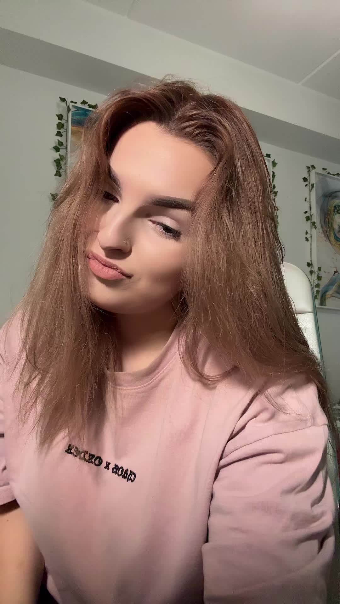 @𝑺𝒂𝒓𝒂🌸