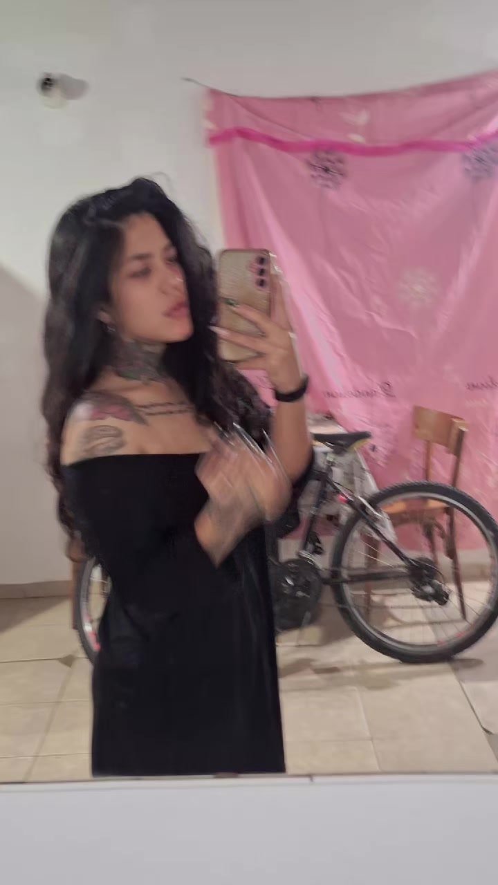 @Zarina🦋