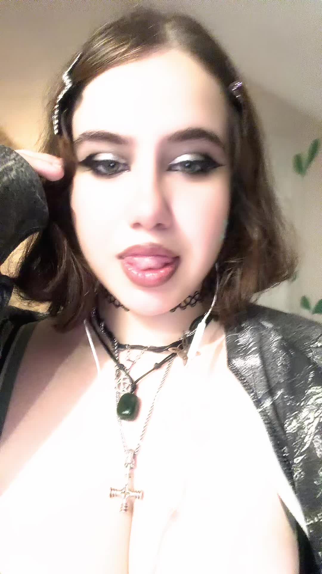 @cannibalsnail(benee’s version)