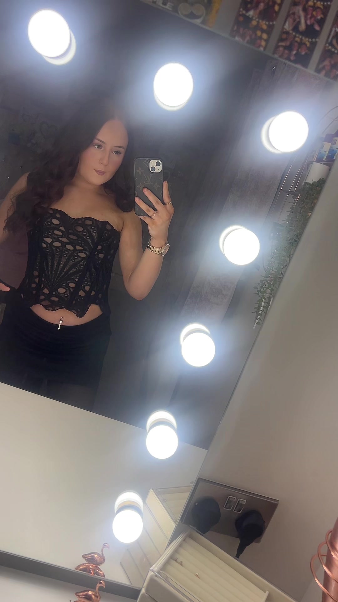 @Izz x