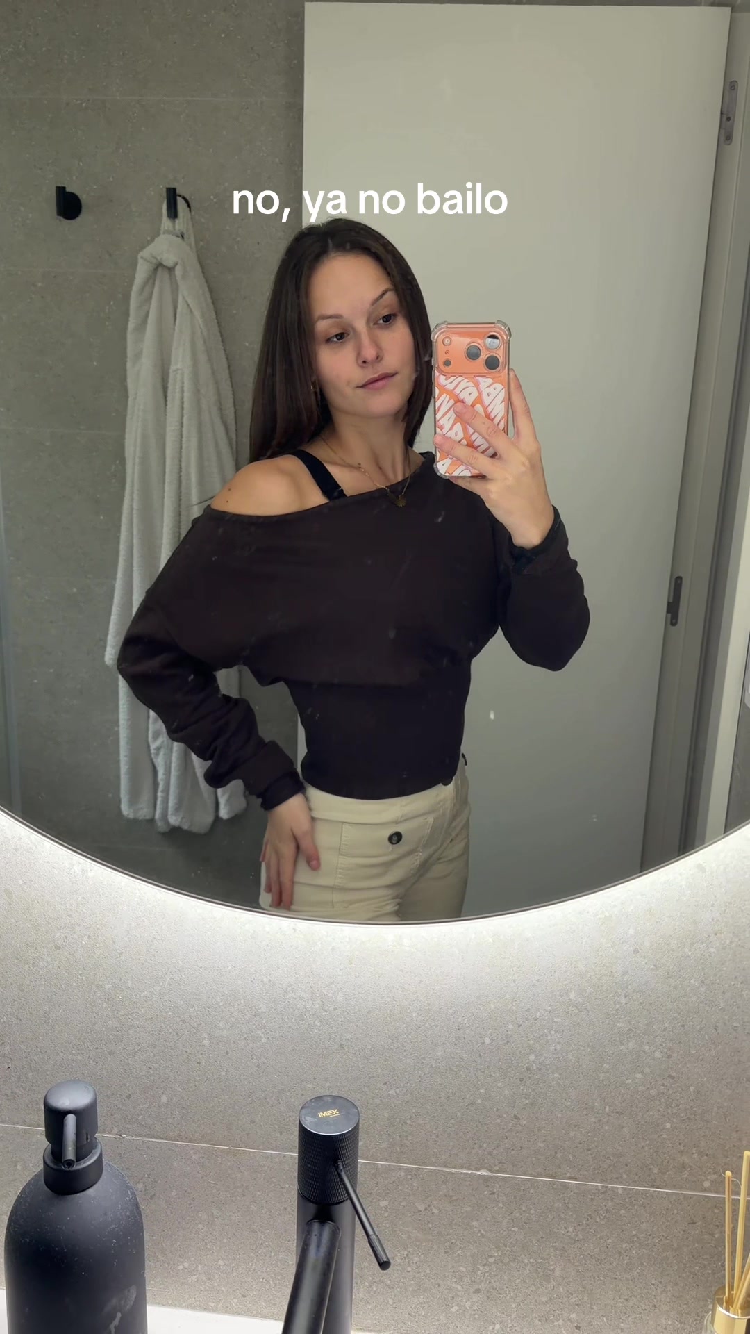 @laramoreenno