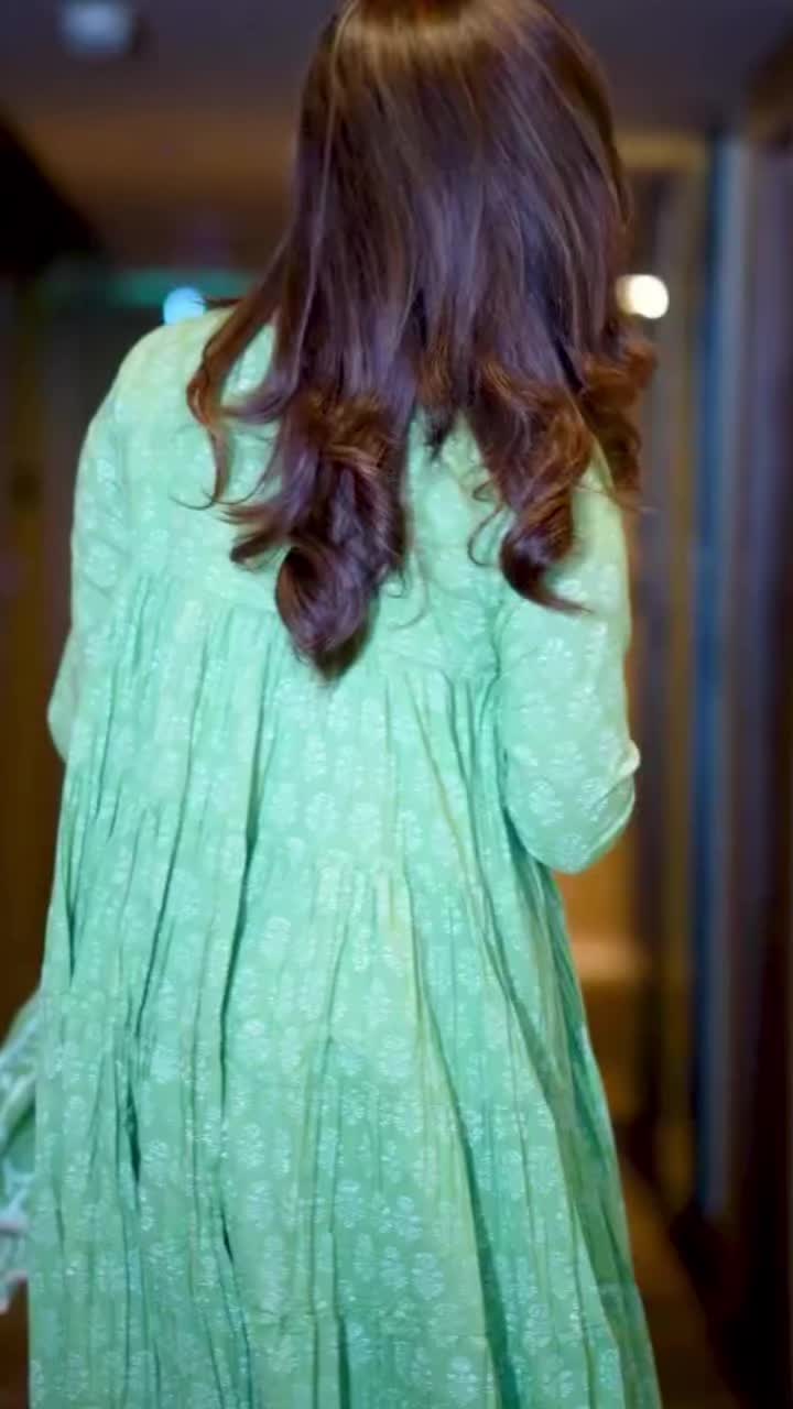 @ANASUYA 💚 😍