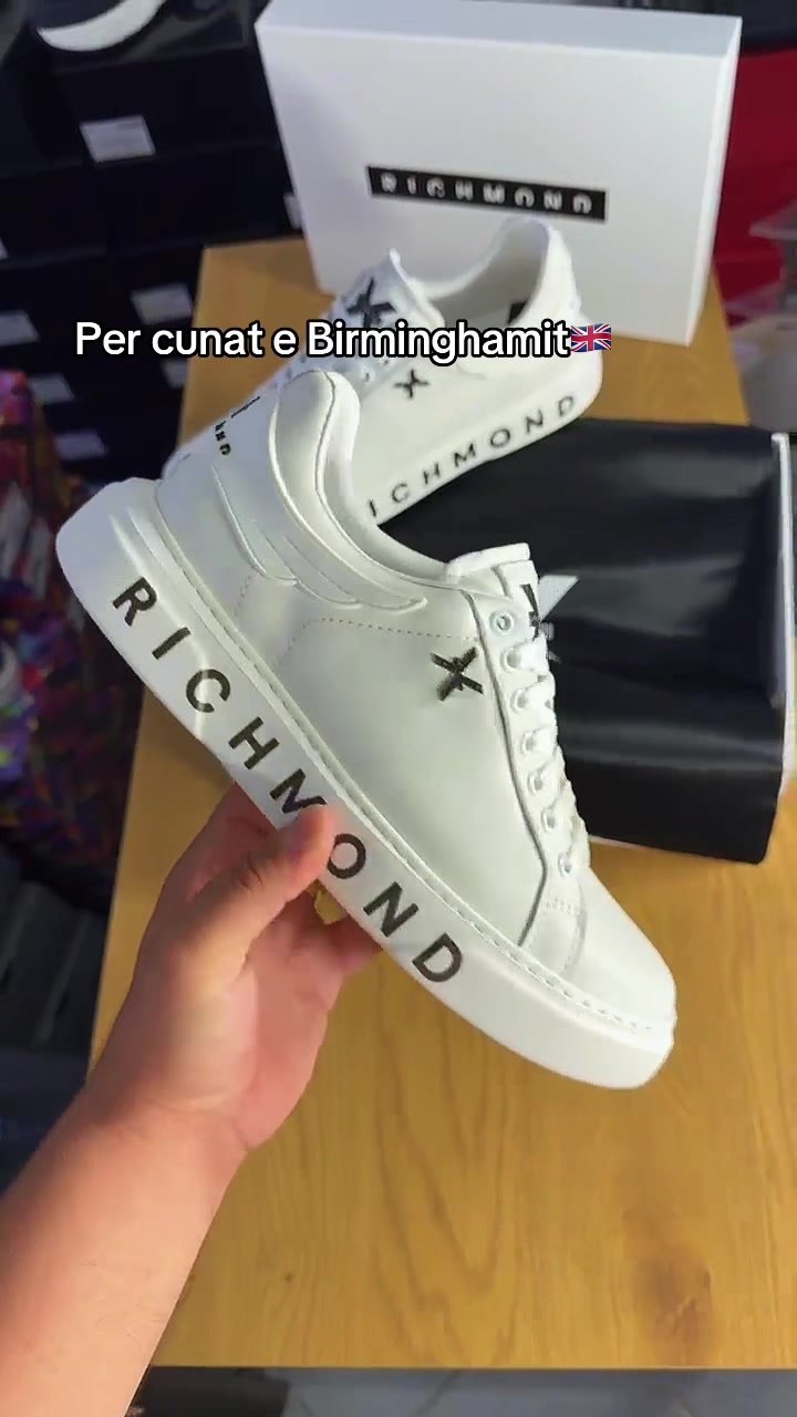@erkicks.al