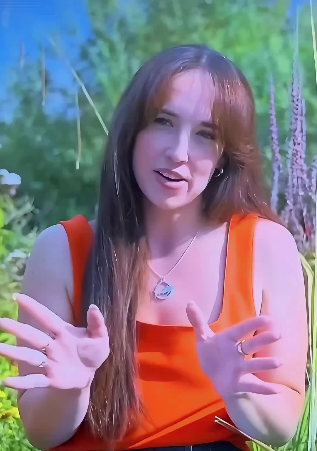 @Celebrity_Babes