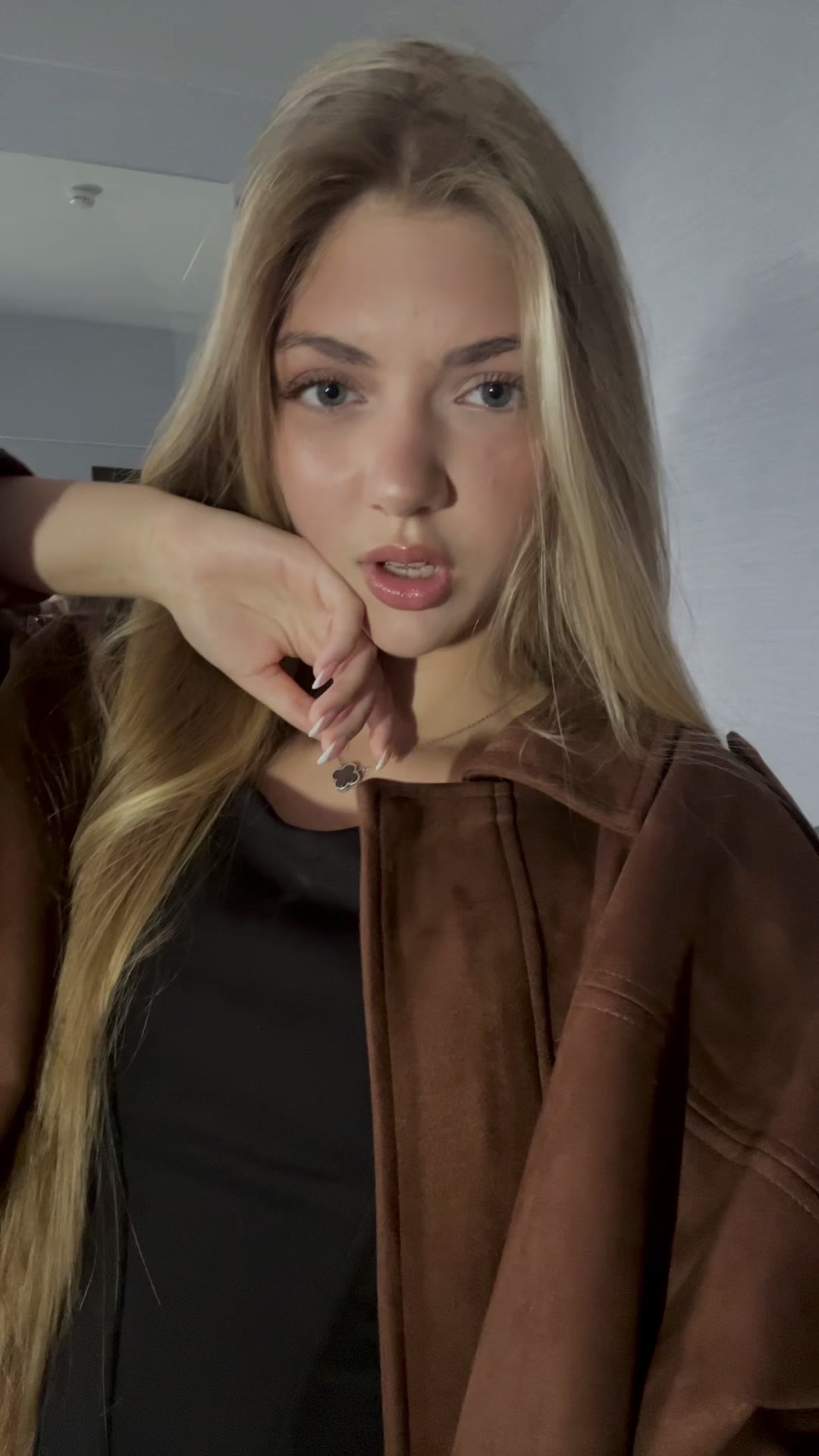 @anya