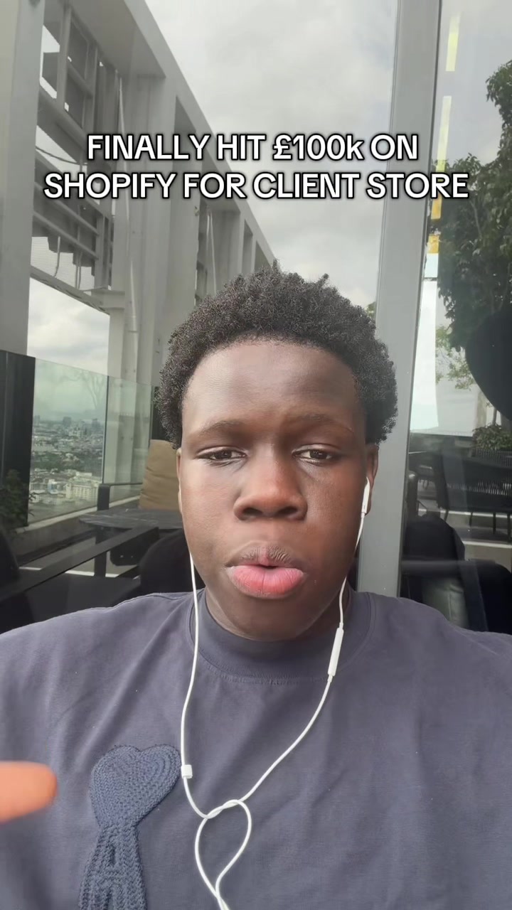 @Mo.
