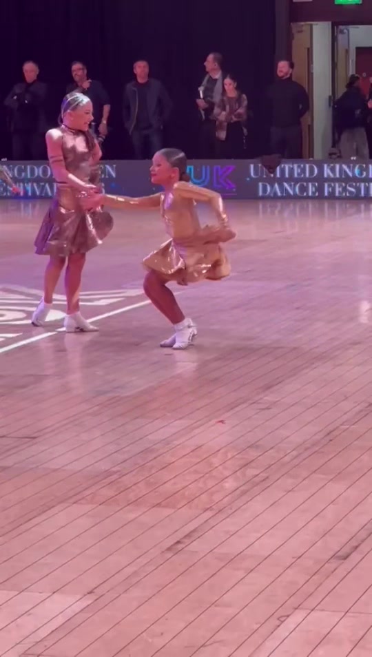 @AuryDance