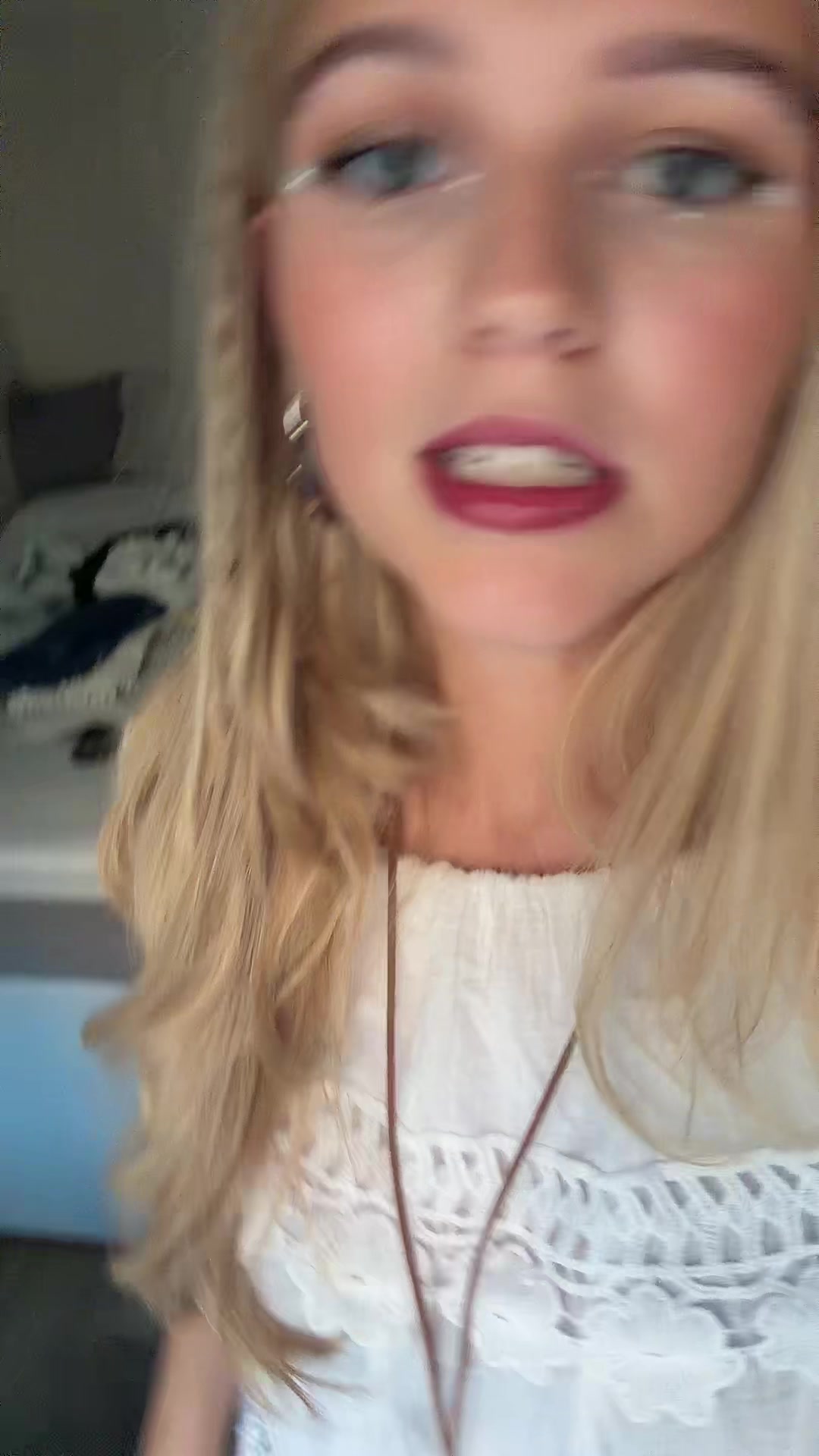 @🍎