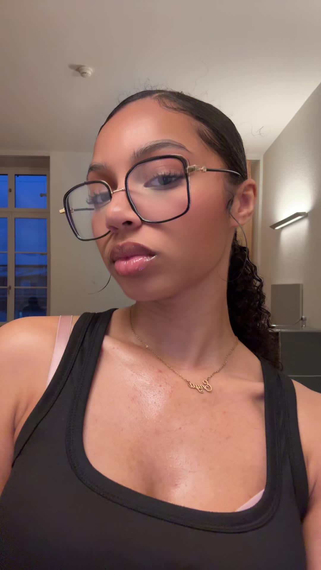 @Enyzz