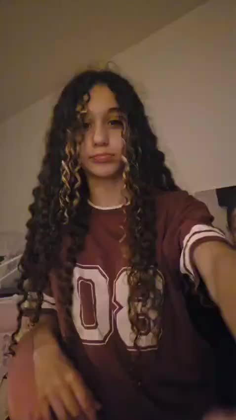 @SELINNN🎬❤️🧛♀️🤸♀️💅🏽