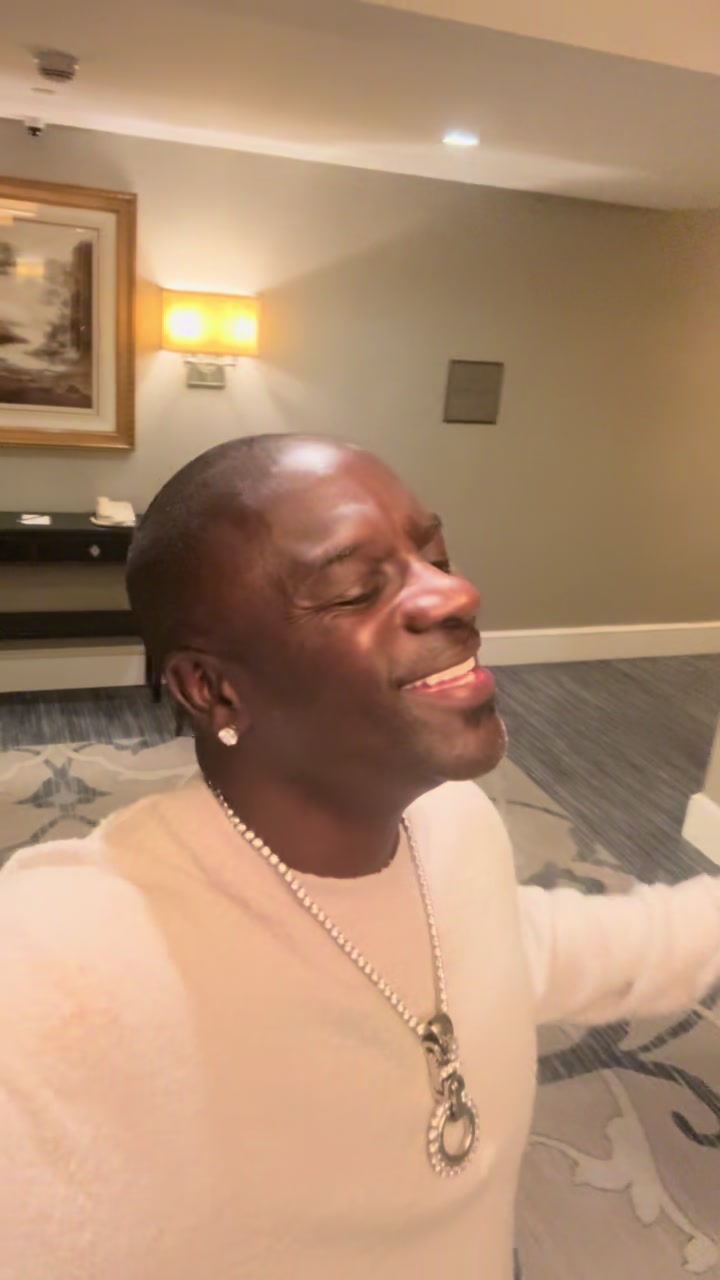 @AKON