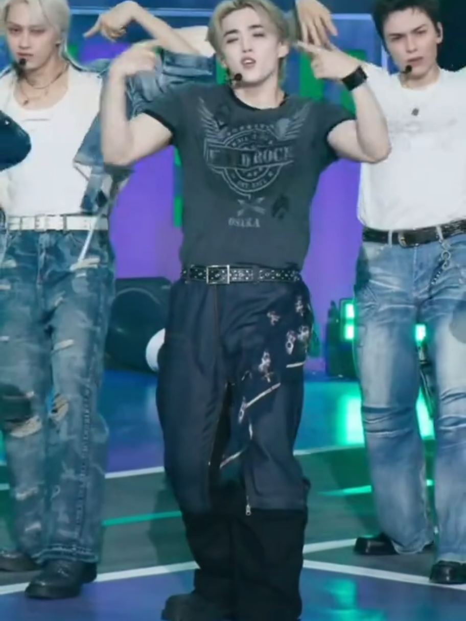 @hyunlix_forever_stay