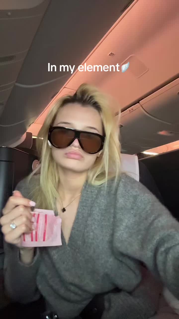 @Karolinaᵇᵉ