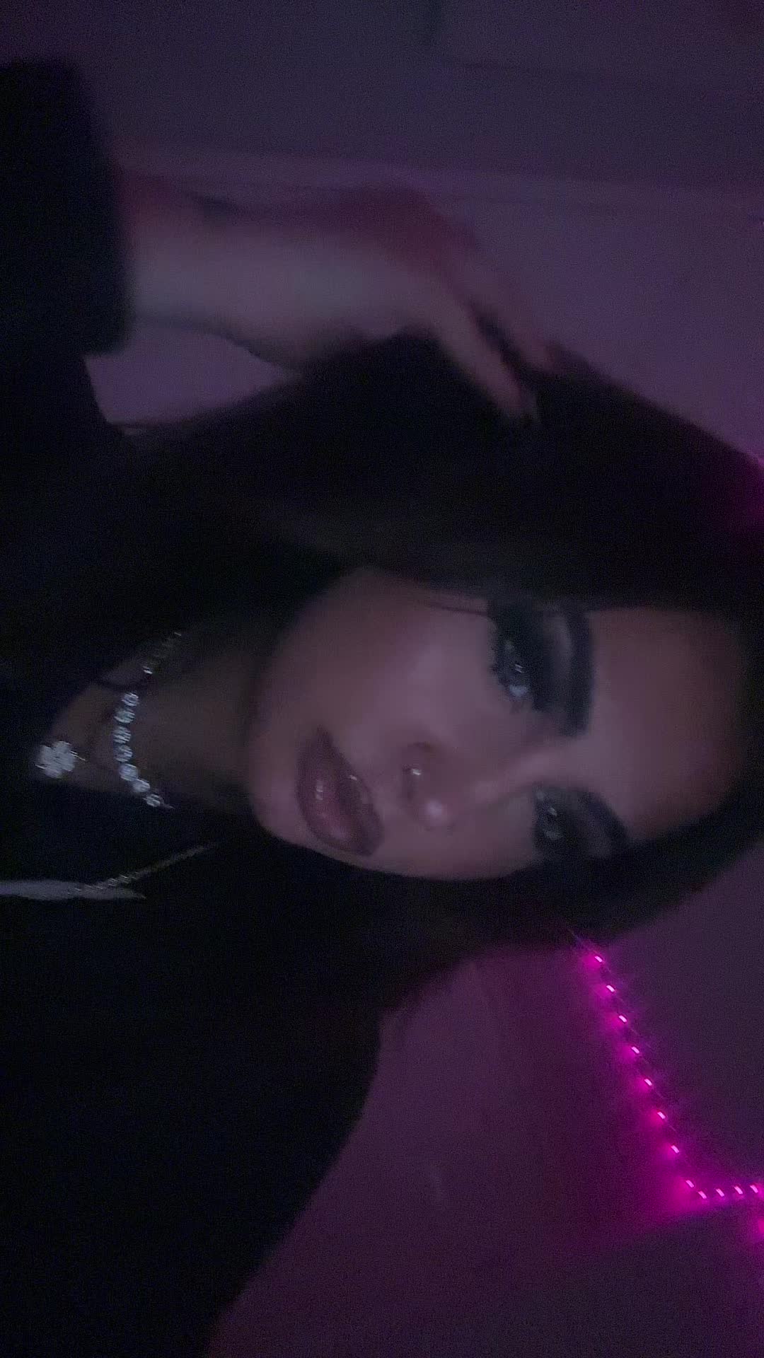 @Olivia Lawson x
