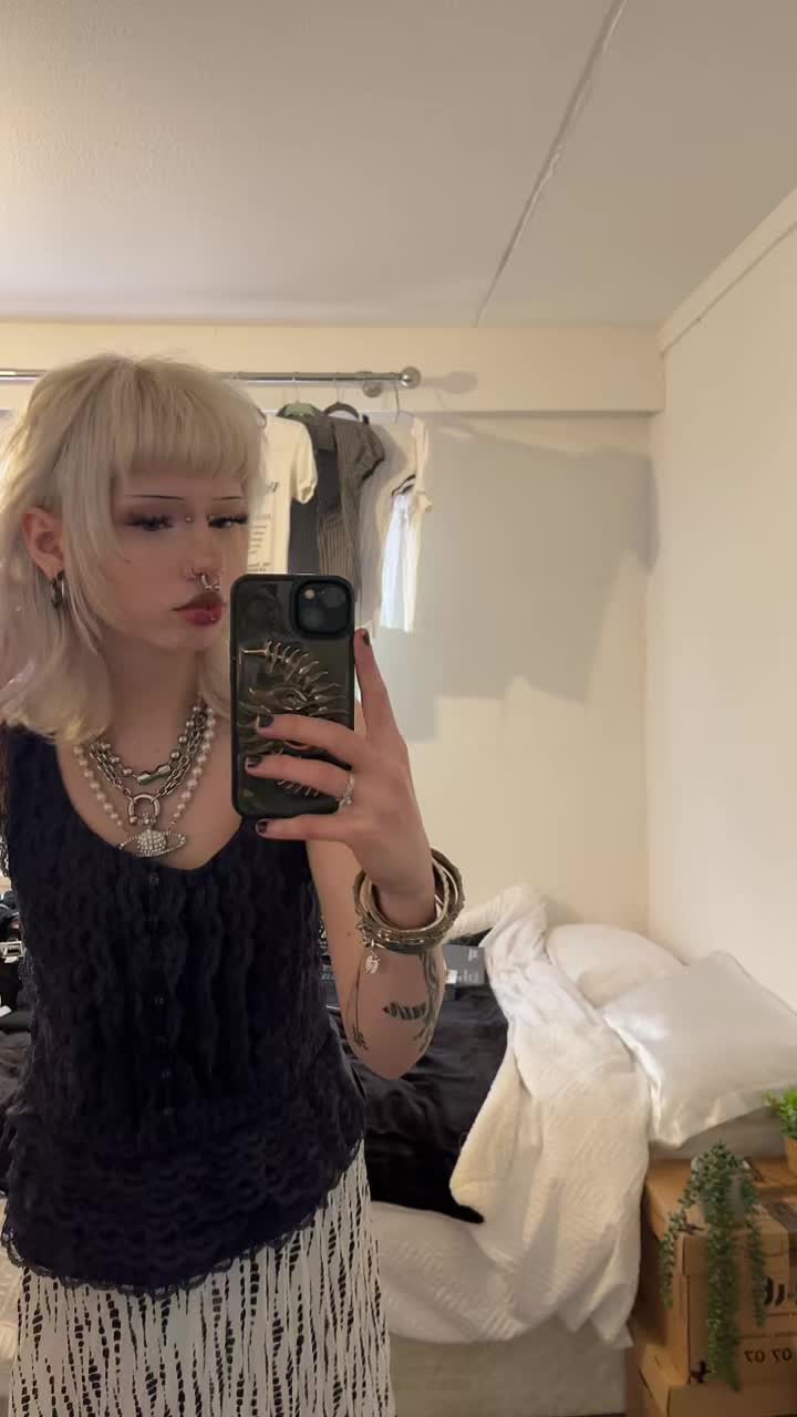 @Scarlet100xx