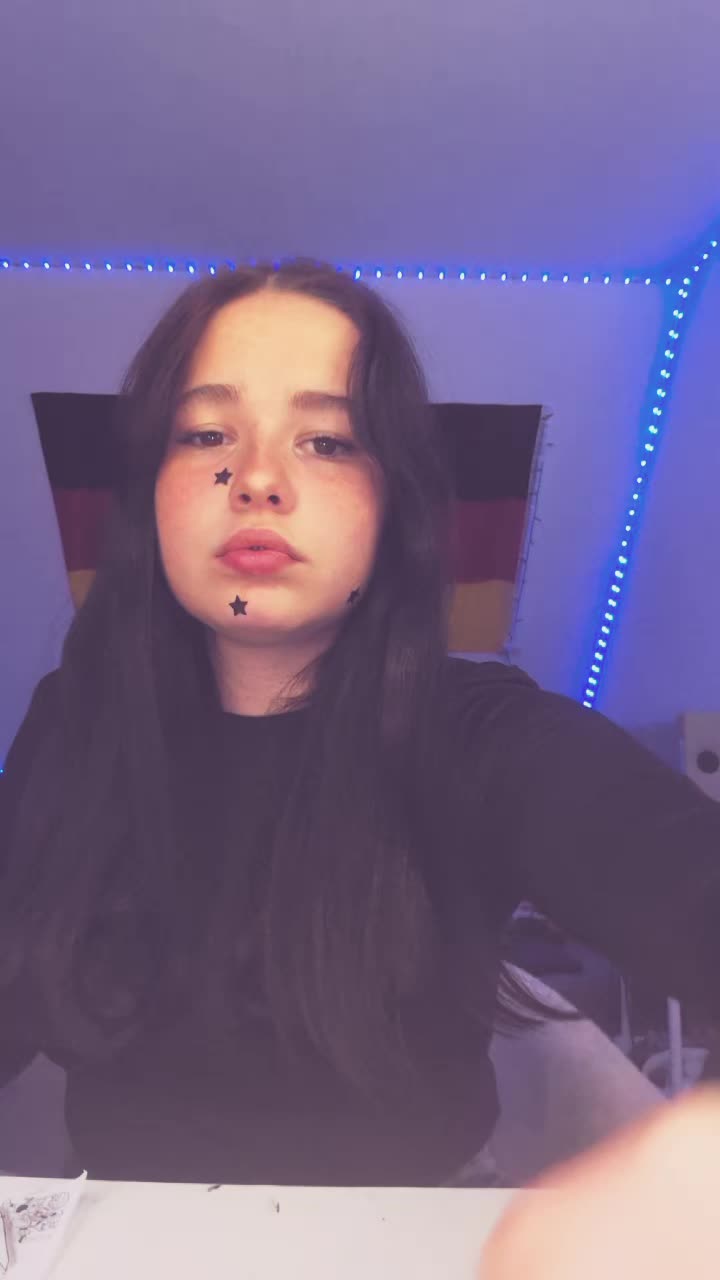 @Mira🕸️