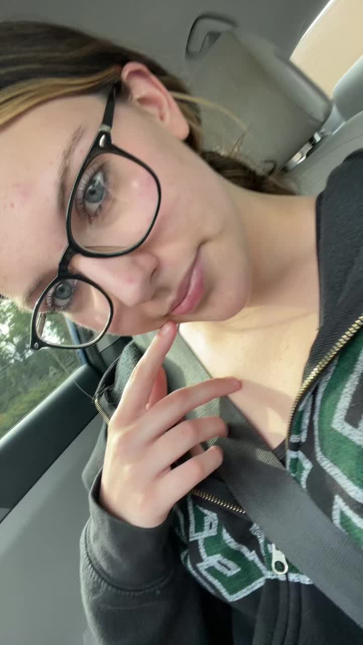 @chlo 🦦