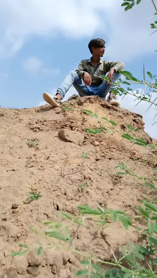 @mr_Ronak_{FB king}👈