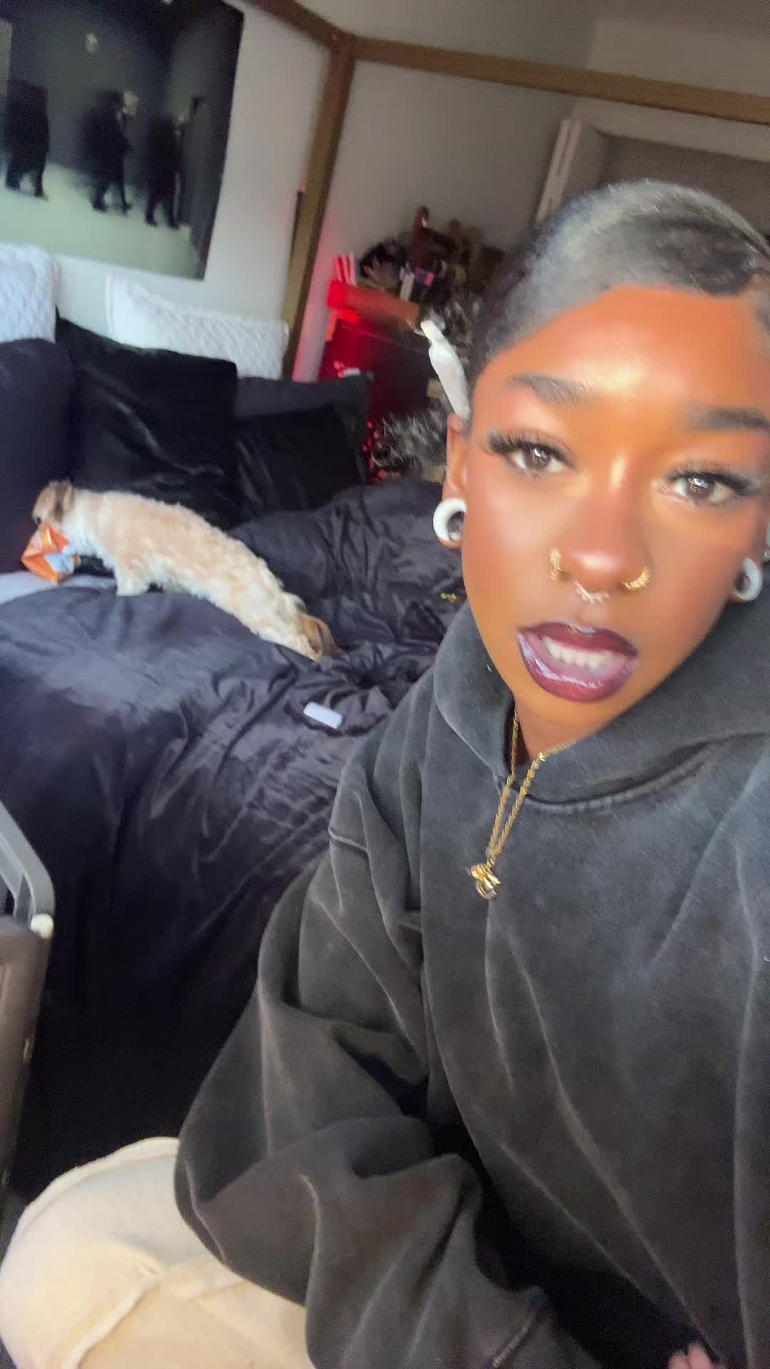 @Kennabizz