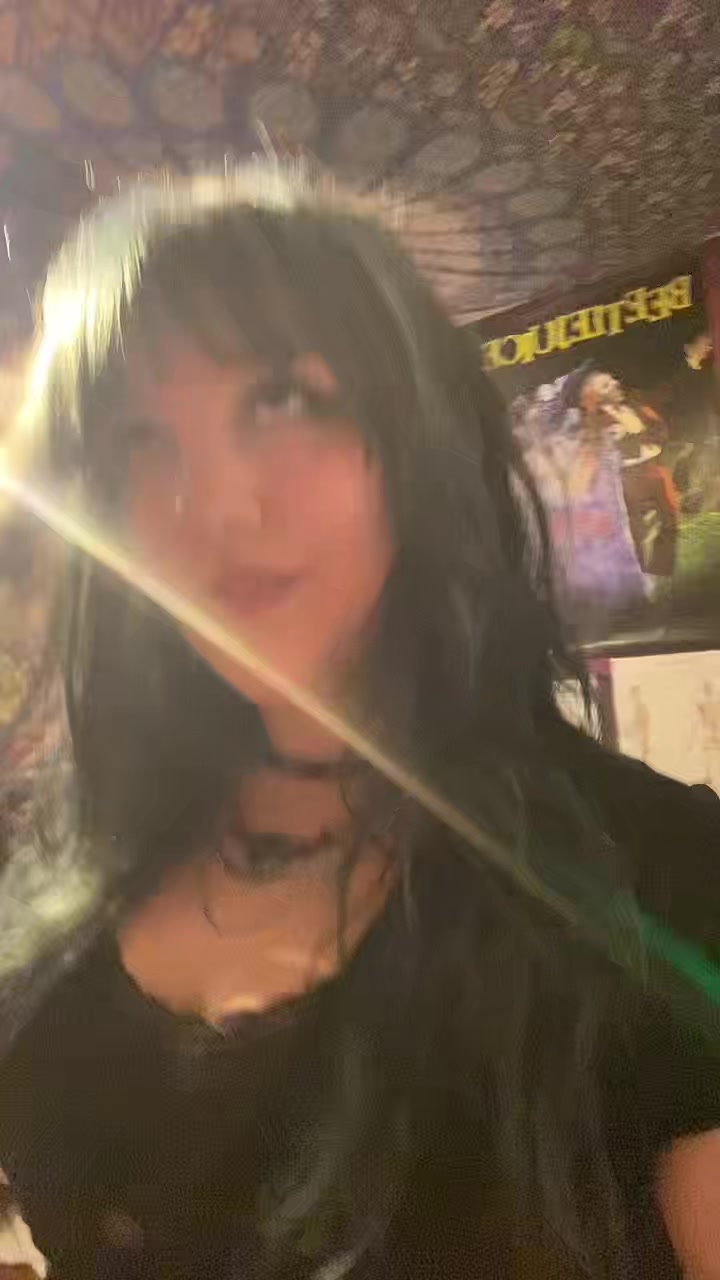 @😼