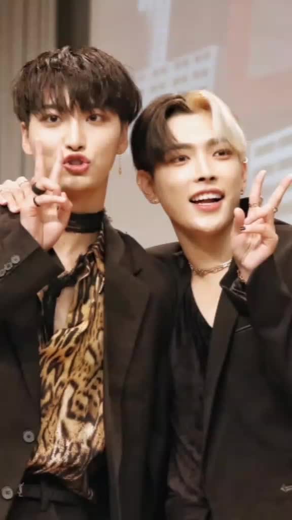 @so hawt🙂[hiat]