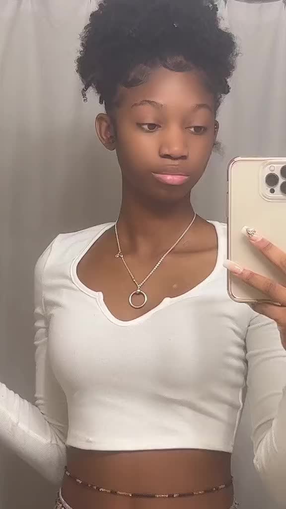 @Ava