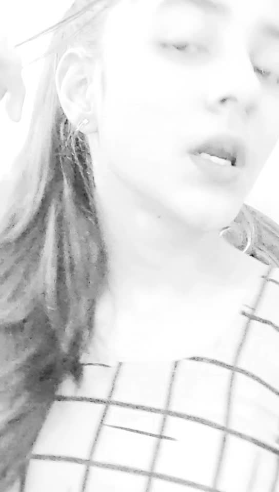 @LAYSHA BAKSHI🌹