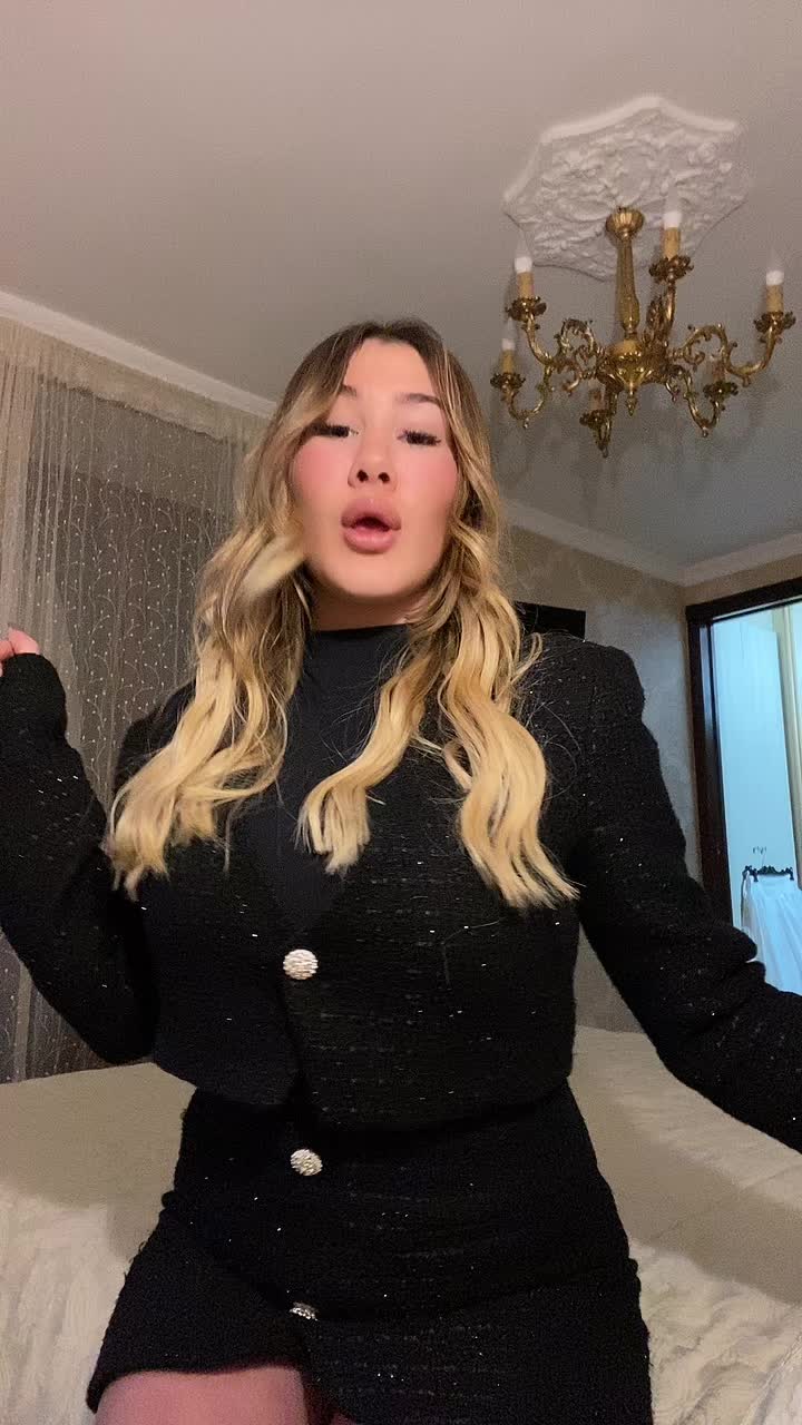 @connyscarallo_