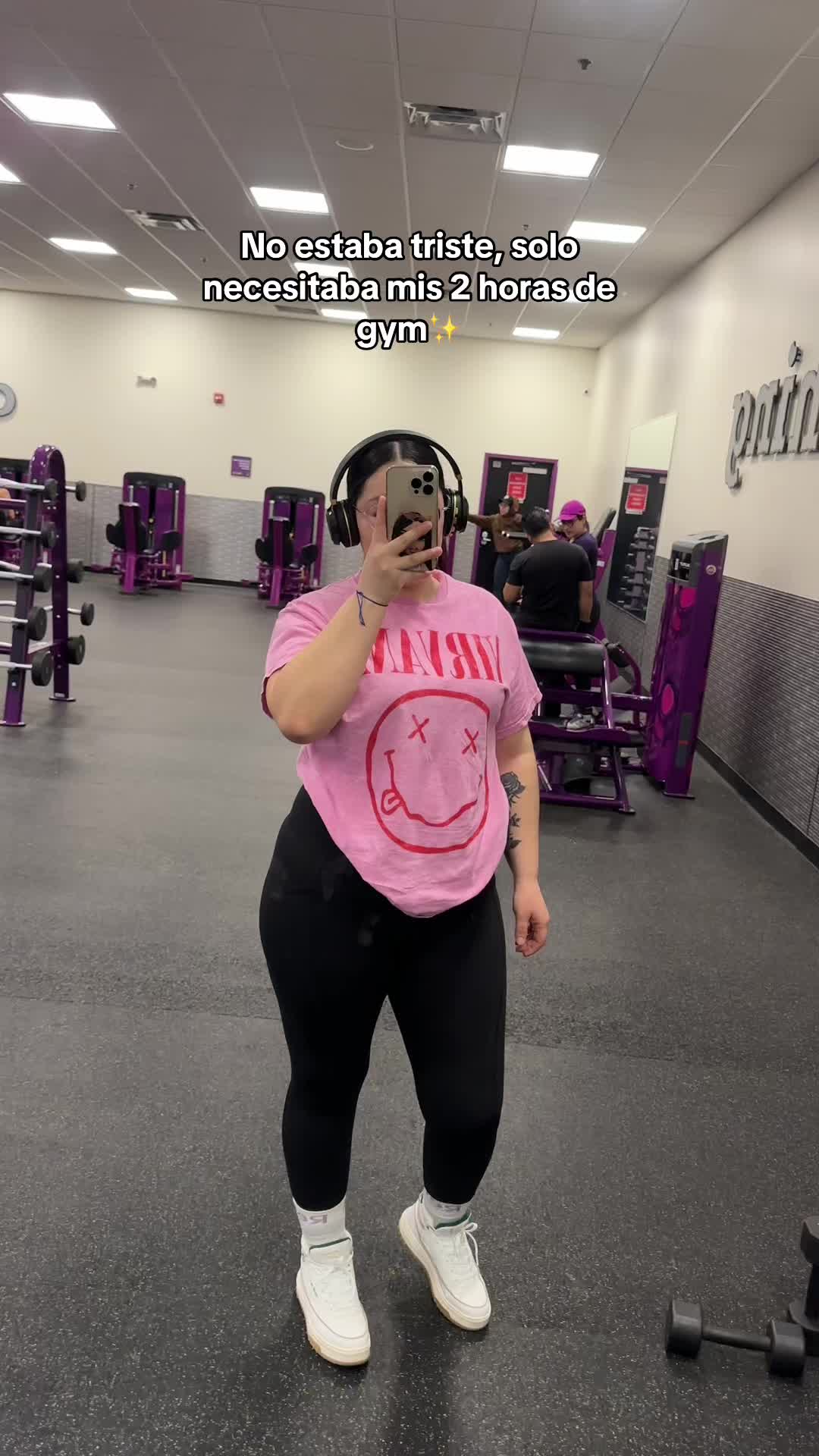 @𝓝𝓪𝓷𝓬𝔂 🎀✨