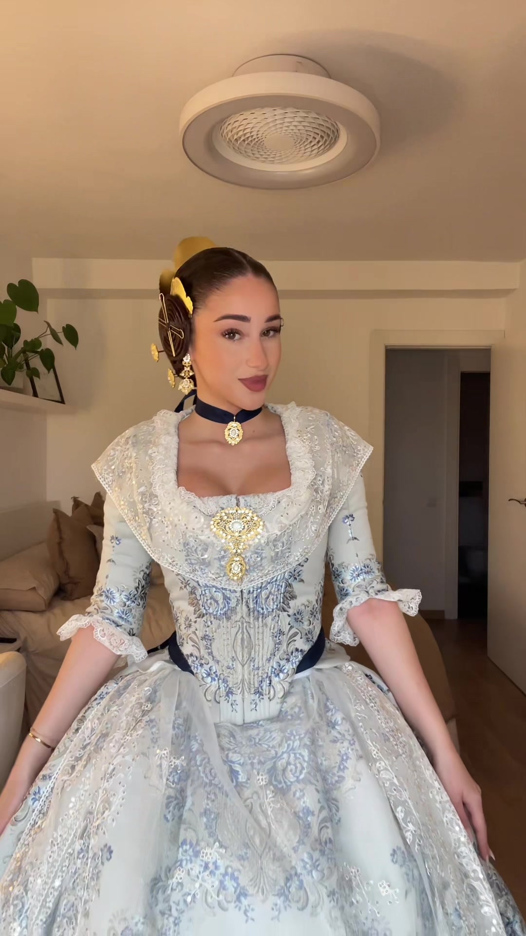 @helenaanguloo
