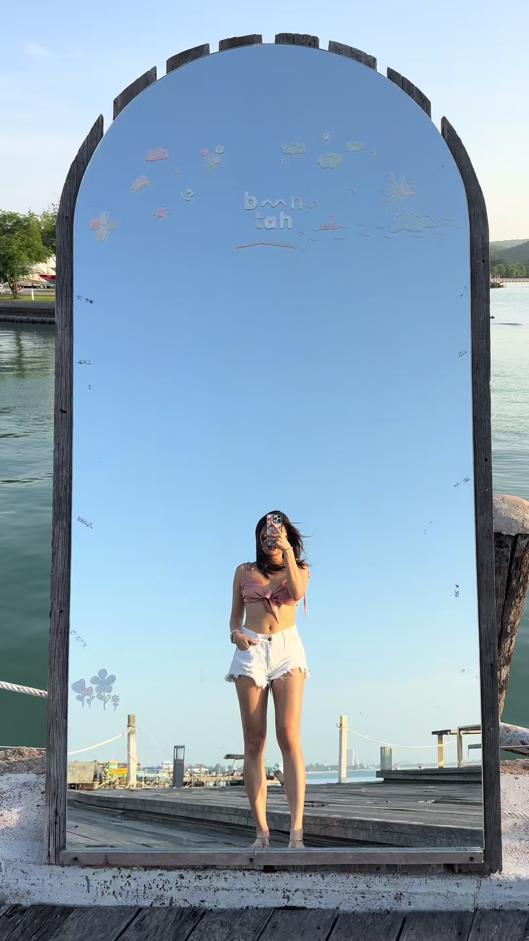@BowvyBo