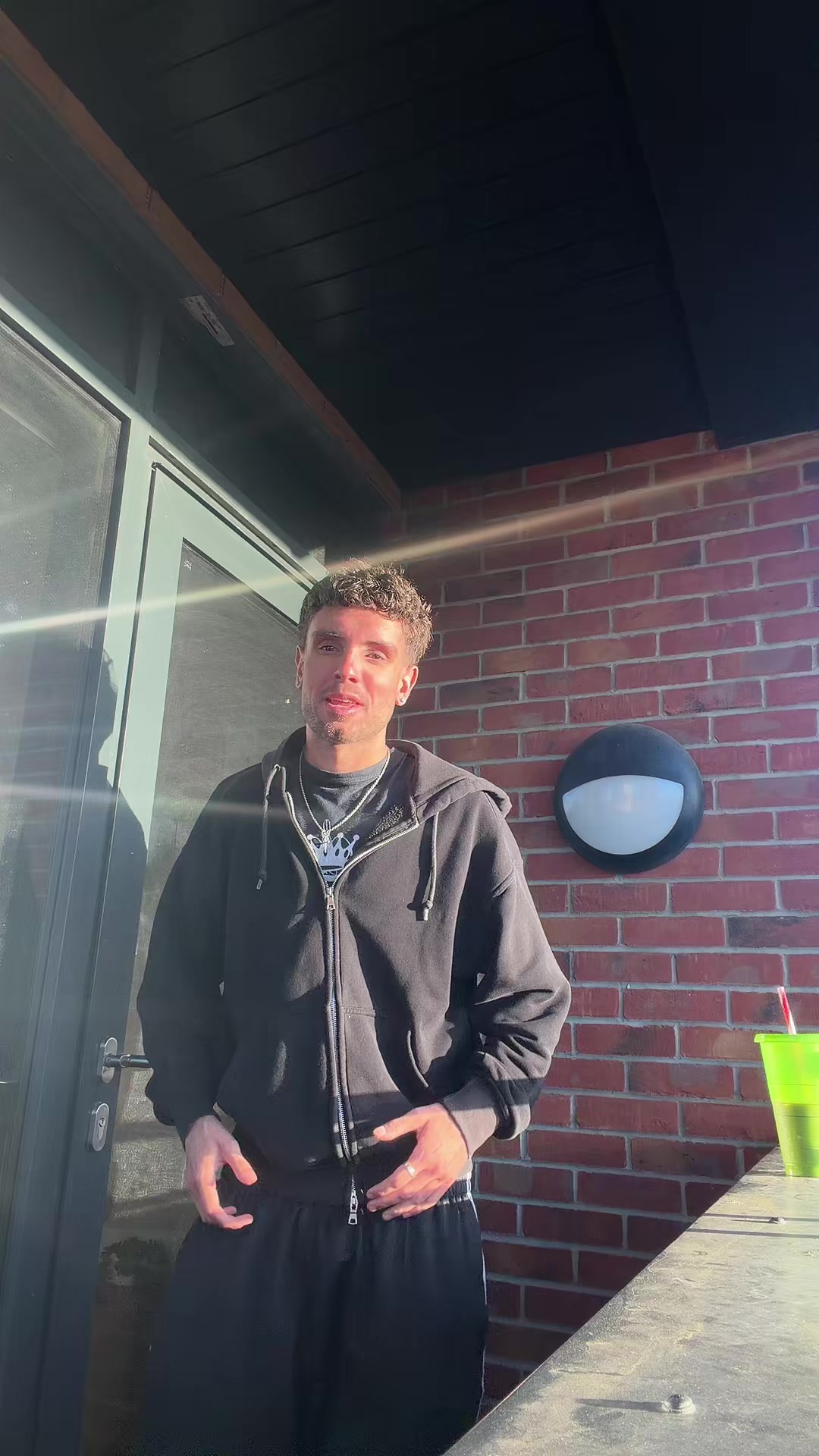 @harriśon