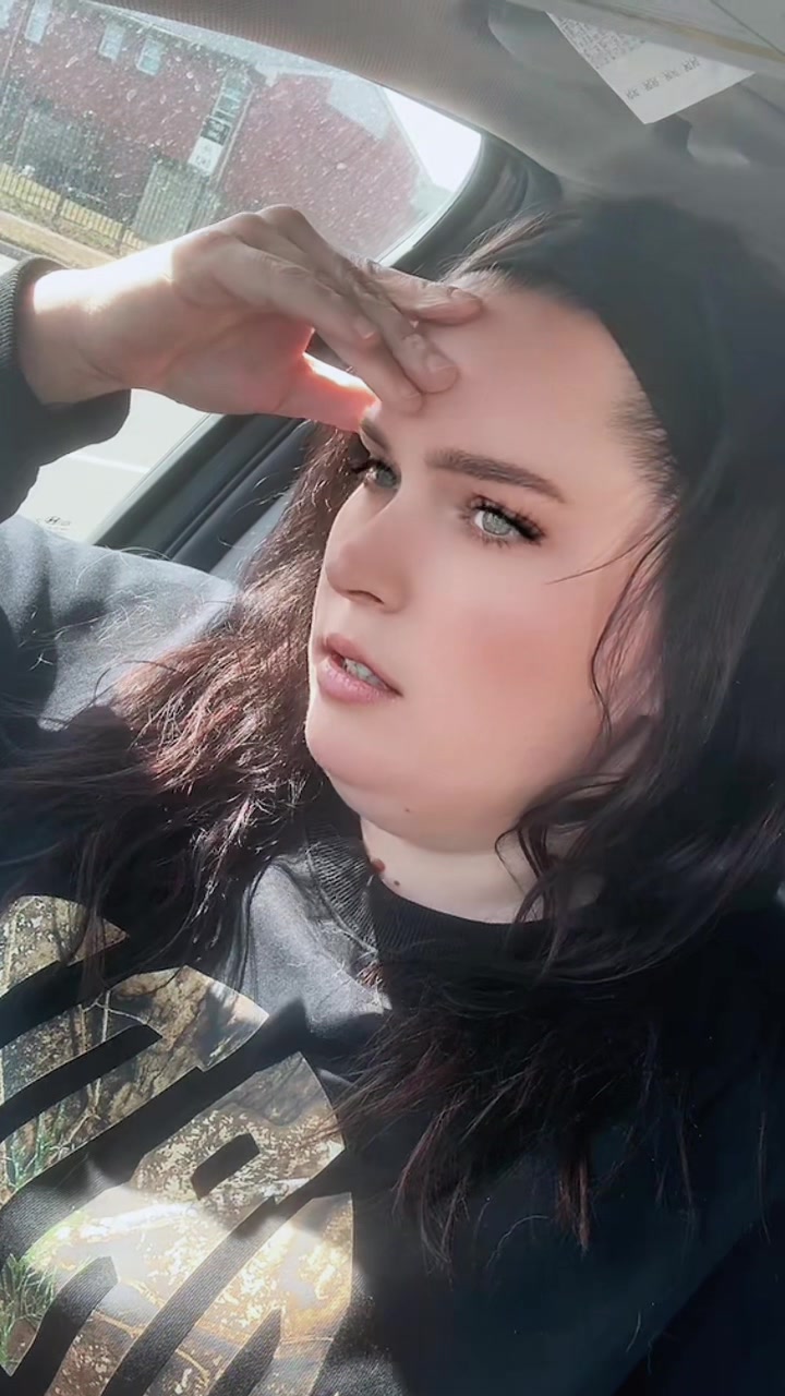 @AshleyLanae