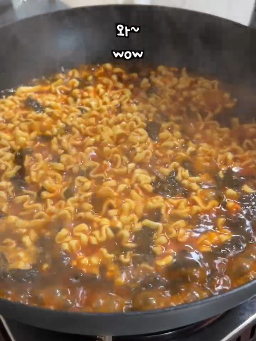 @MINEE EATS