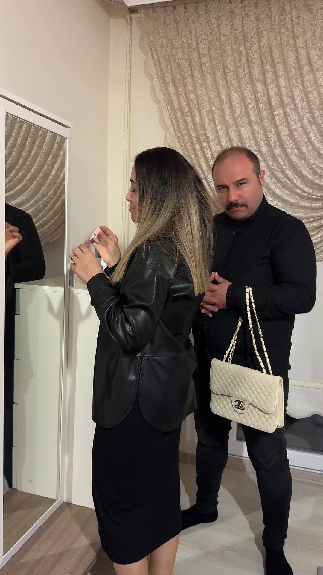 @Ebru &G&ouml;khan