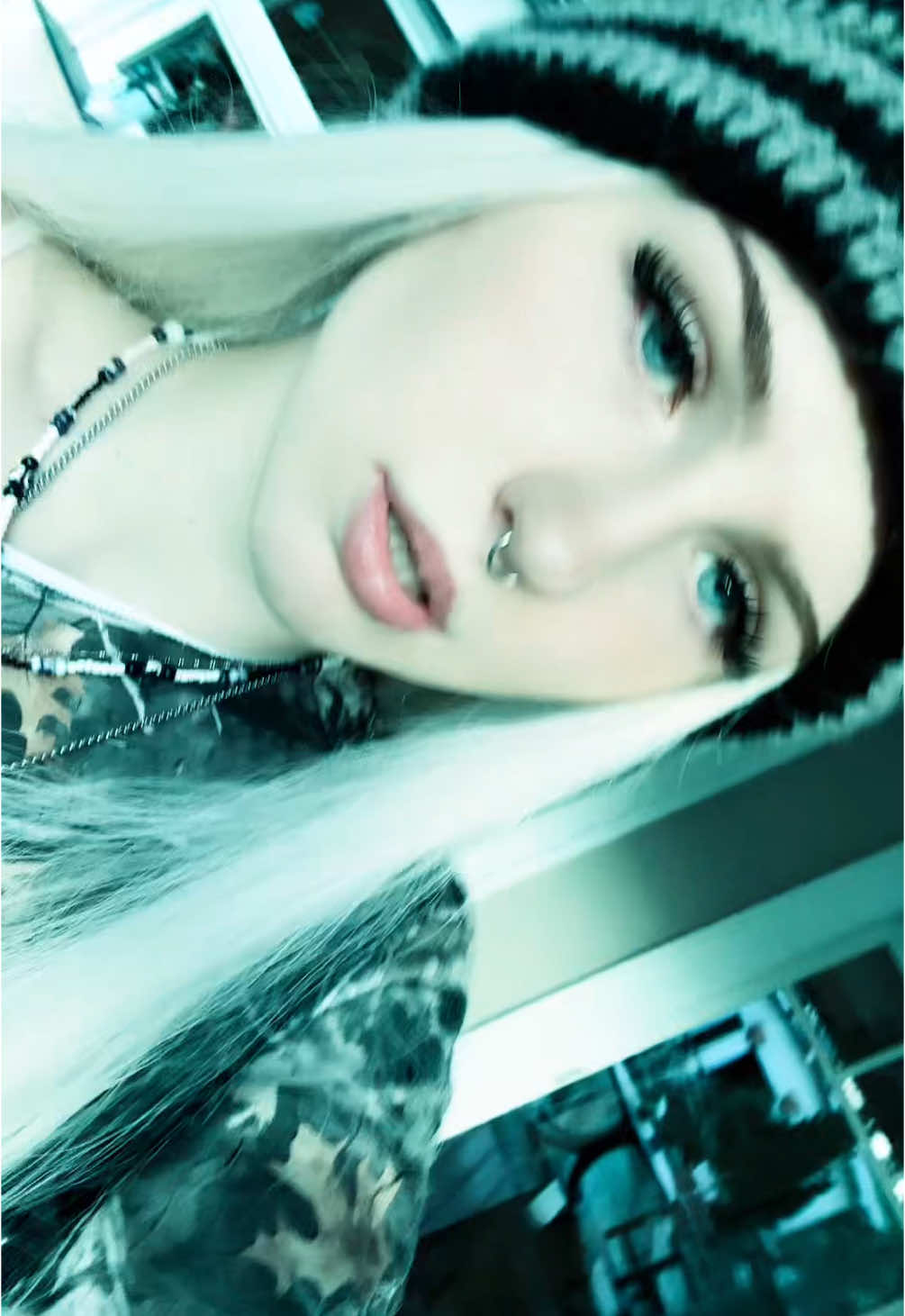 @holly.sm444
