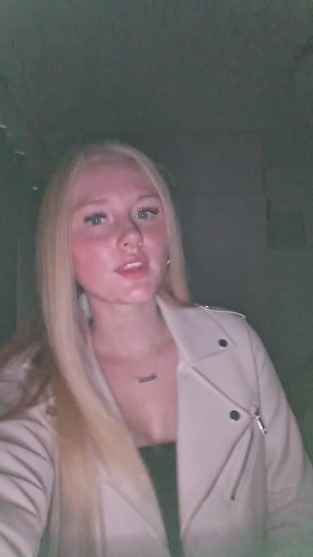 @AnnieLee