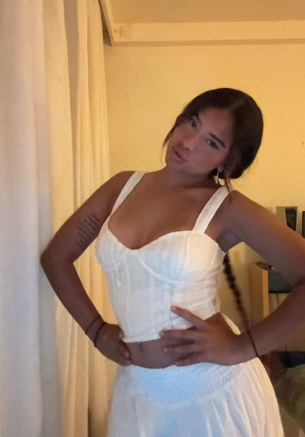 @Daniella Arias ๐
