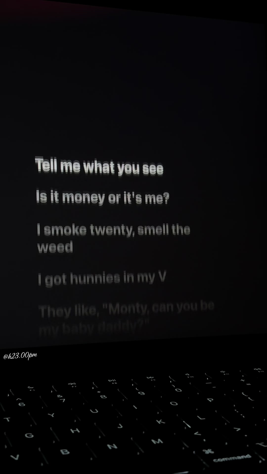 @𖣂