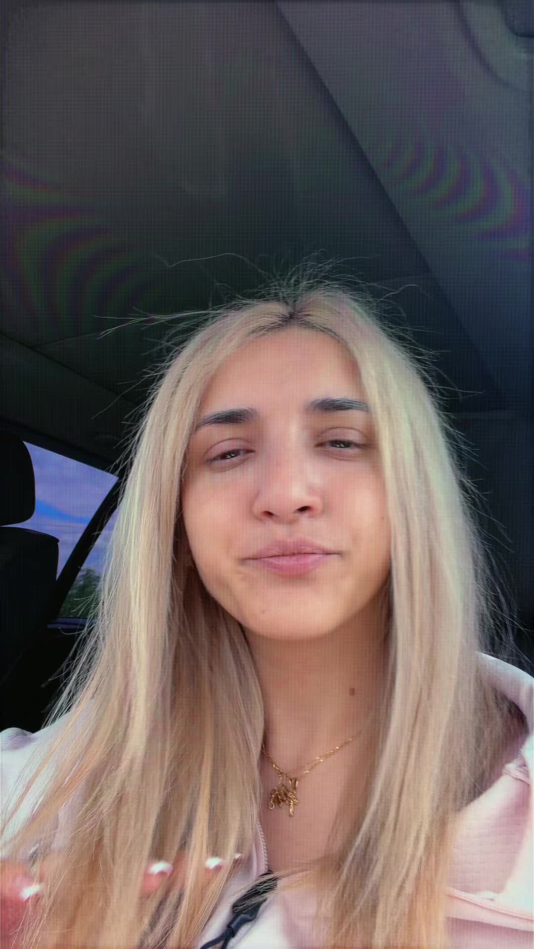 @Elena Laura.