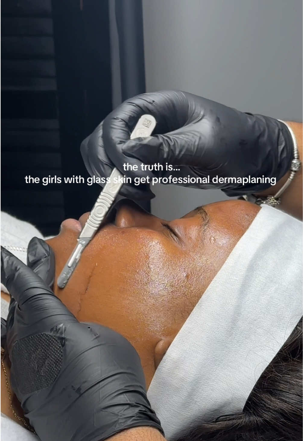 @MONTREAL SKINCARE SPECIALIST