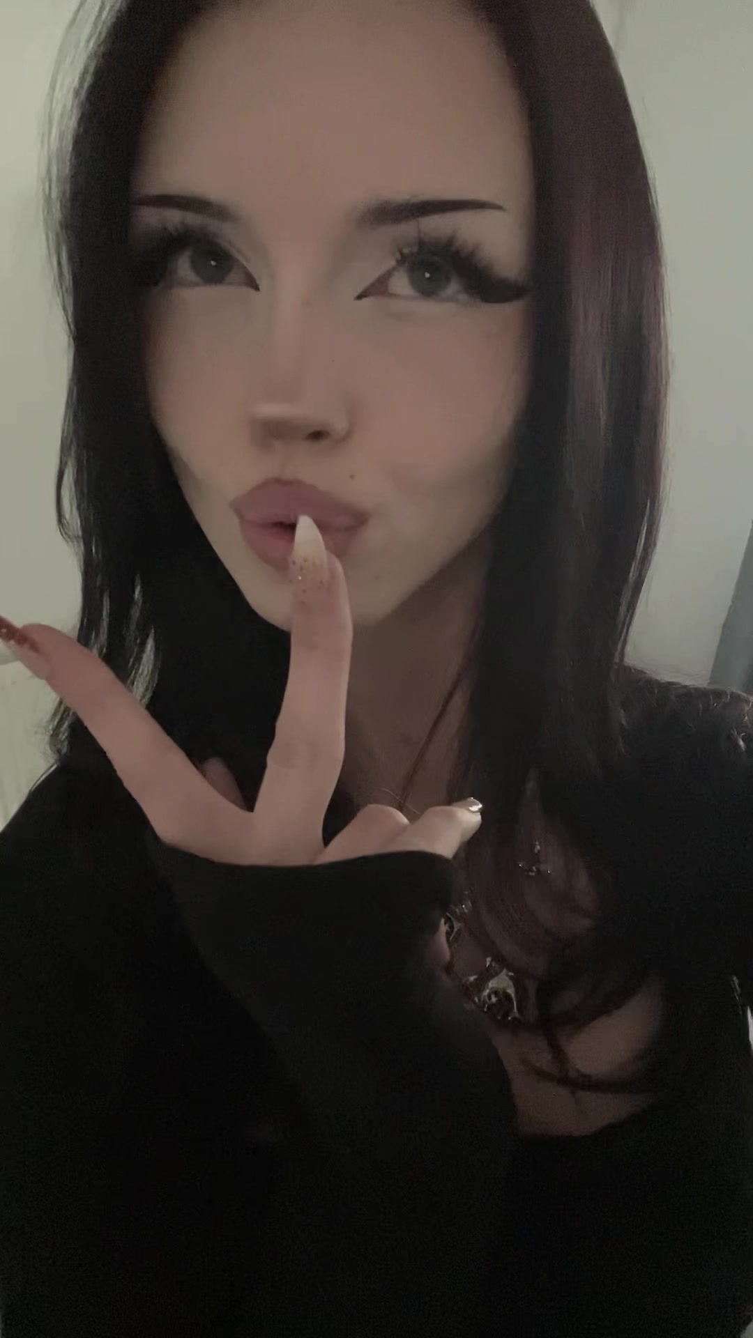 @luv2ellz
